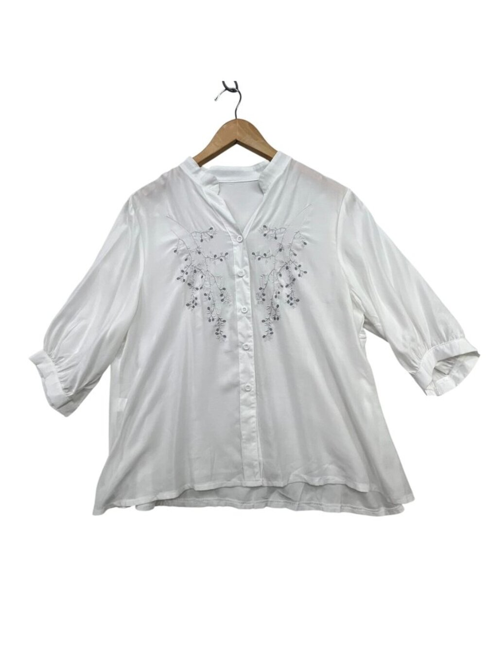 Womens Lightweight Button Front Blouse XL White Embroidered Floral